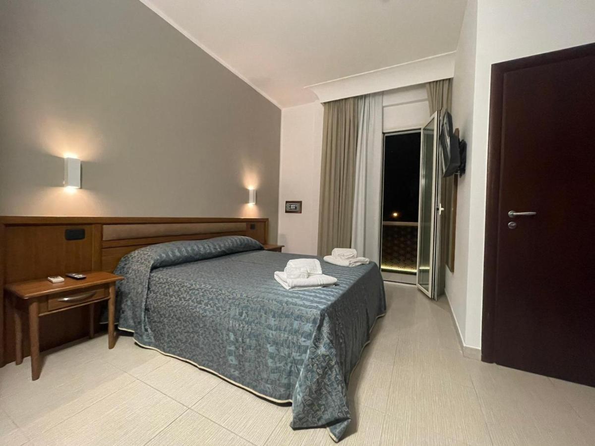 Hotel Posidonia Porto Cesareo Eksteriør billede